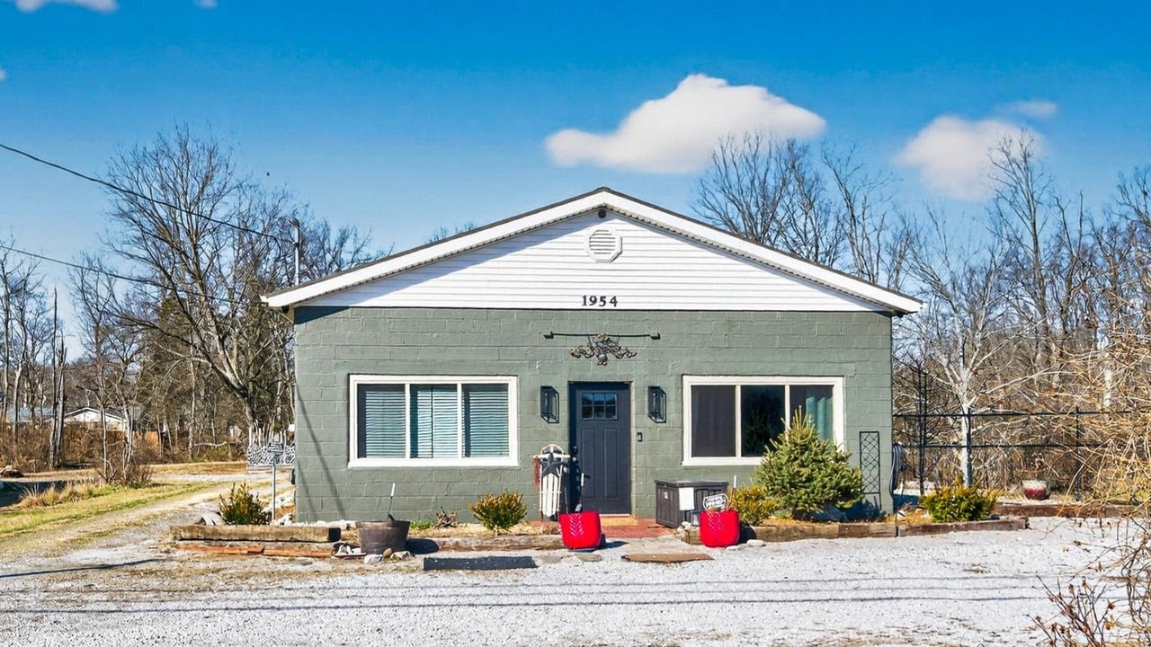 1954 Main St, Goshen, OH