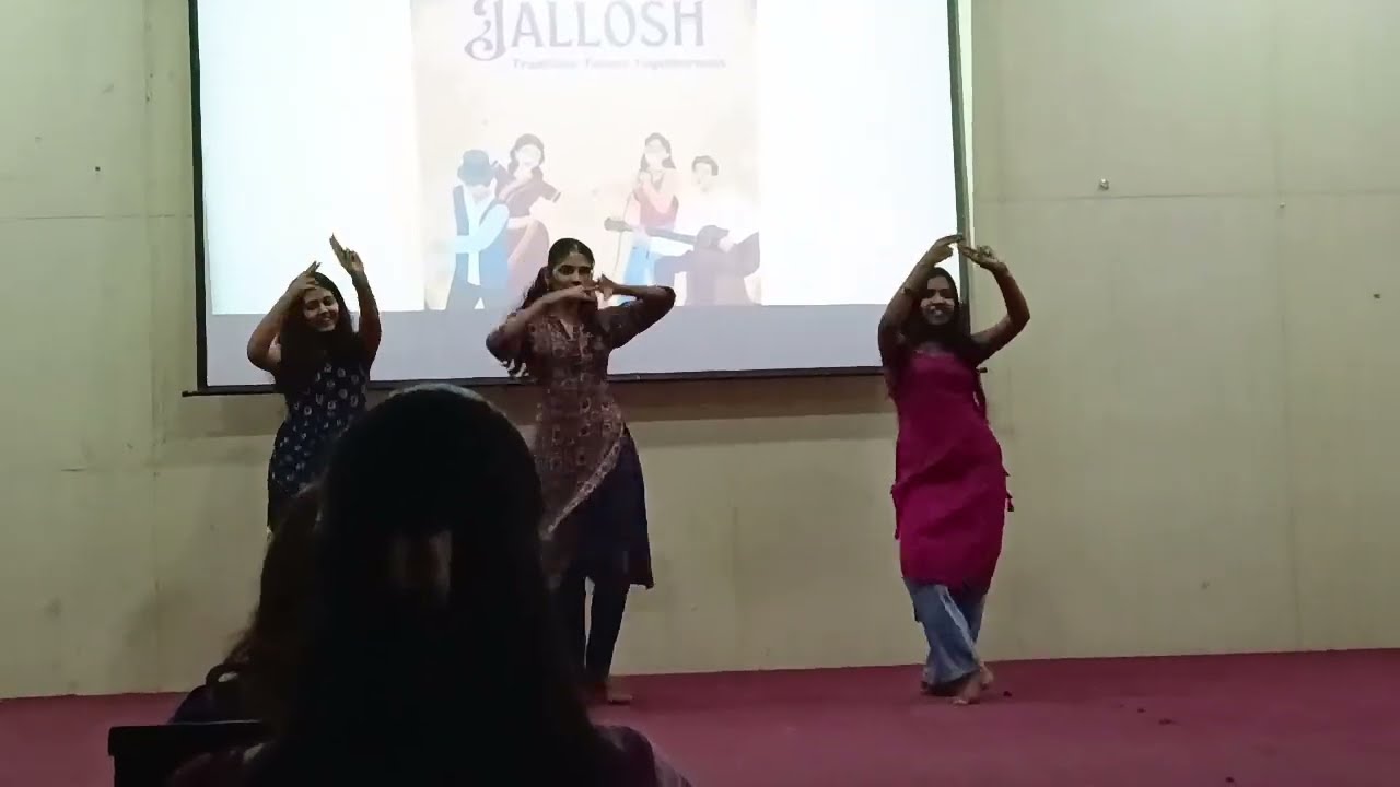 College Dance Performance | Bollywood Hits | Fun & Energetic Group Dance 🎉💃
