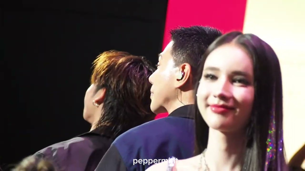 ตอนเดินแบบ + จบโชว์  DAOUOFFROAD ON RUNWAY 