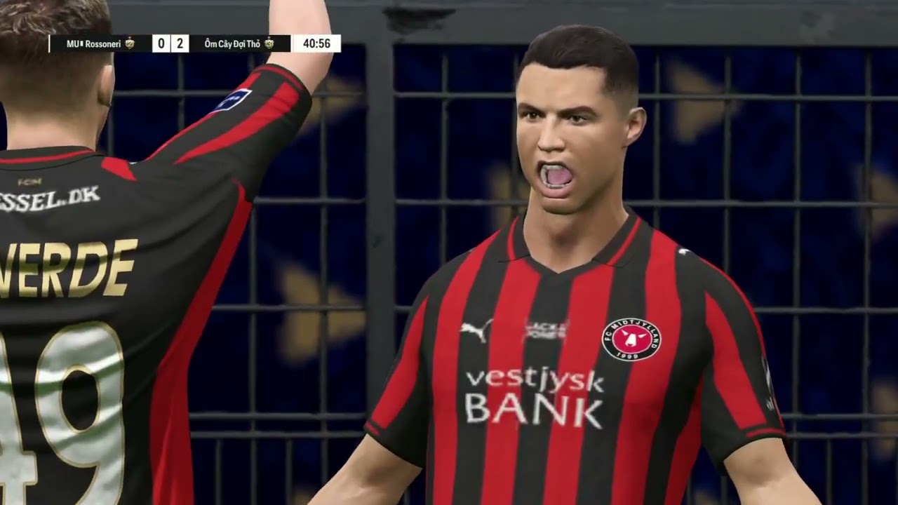 Trận bóng FC Online ...