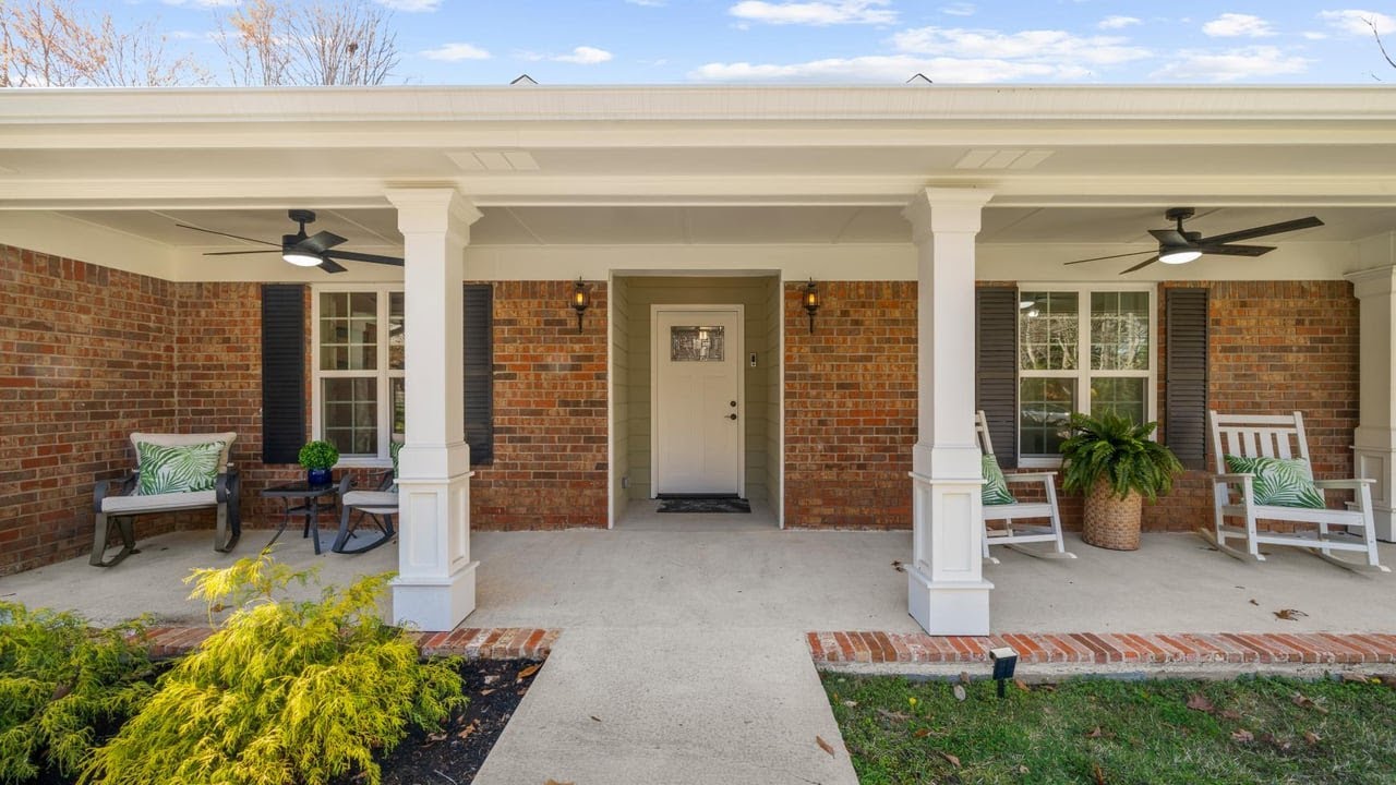 250 W Peachtree St, Norcross, GA
