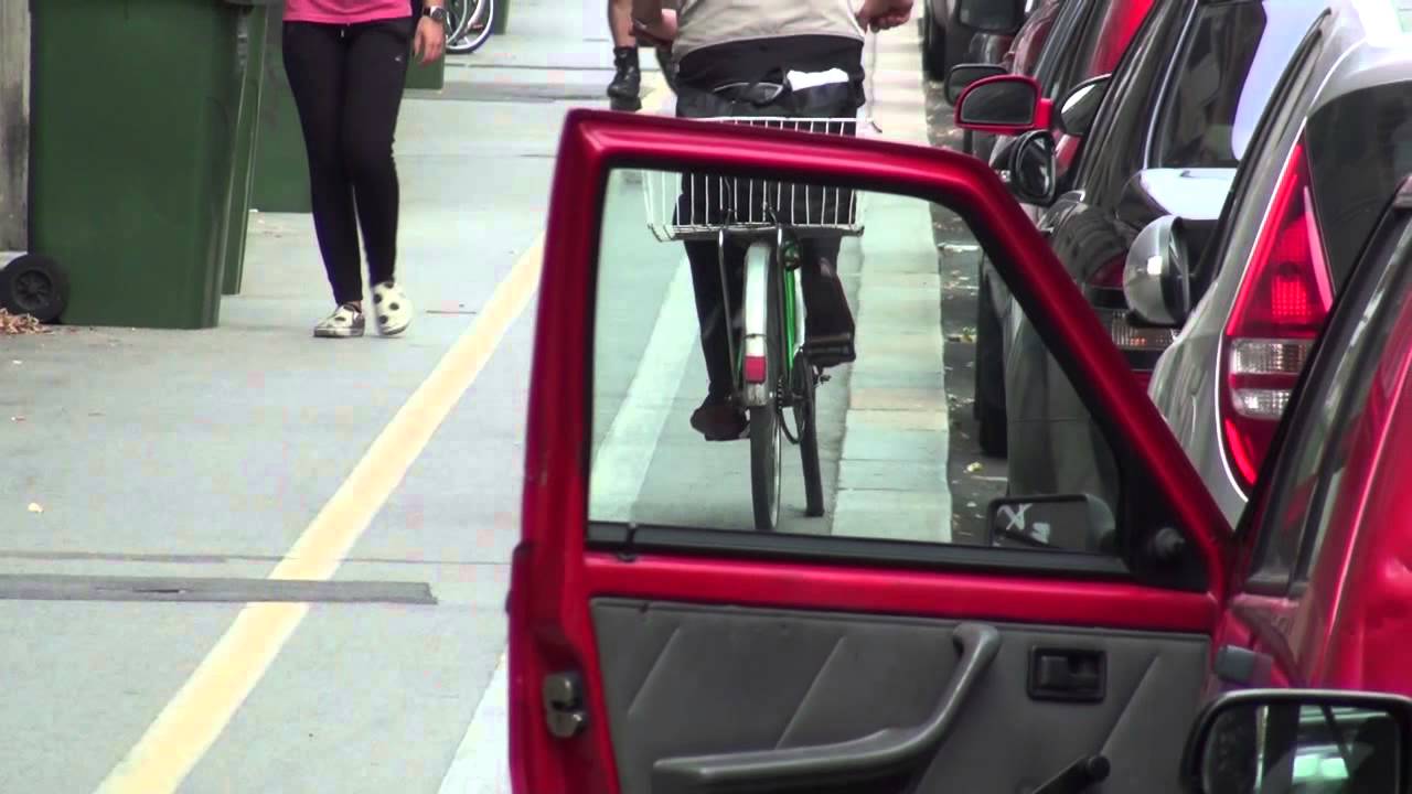 01 biciklizam.hr 026 Bicikli u prometu - biciklističke staze