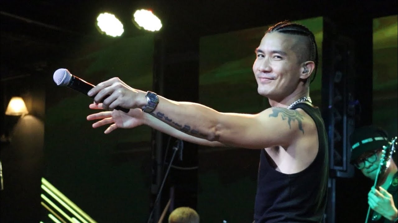 ขอเป็นคนของเธอ - BANK PREETI (Ost. เพียงความทรงจำ)
