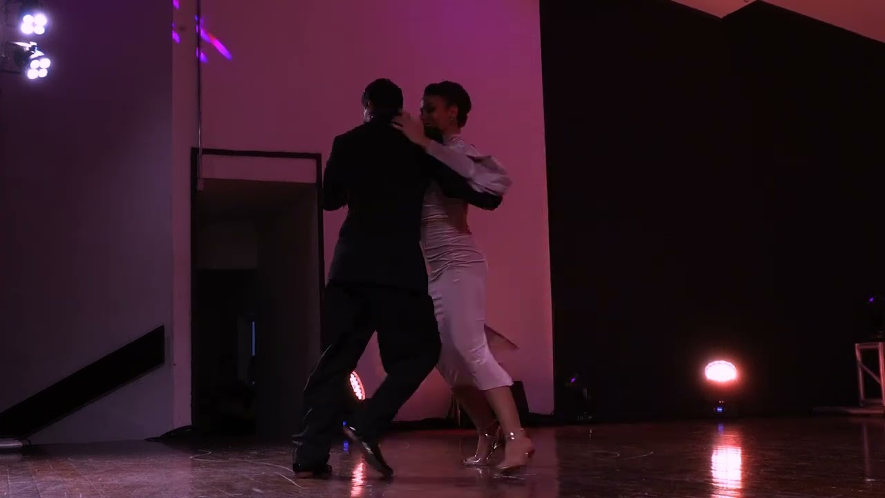 Julian Sanchez e Bruna Estellita dançando no (CBT) Congresso Brasileiro de Tango.