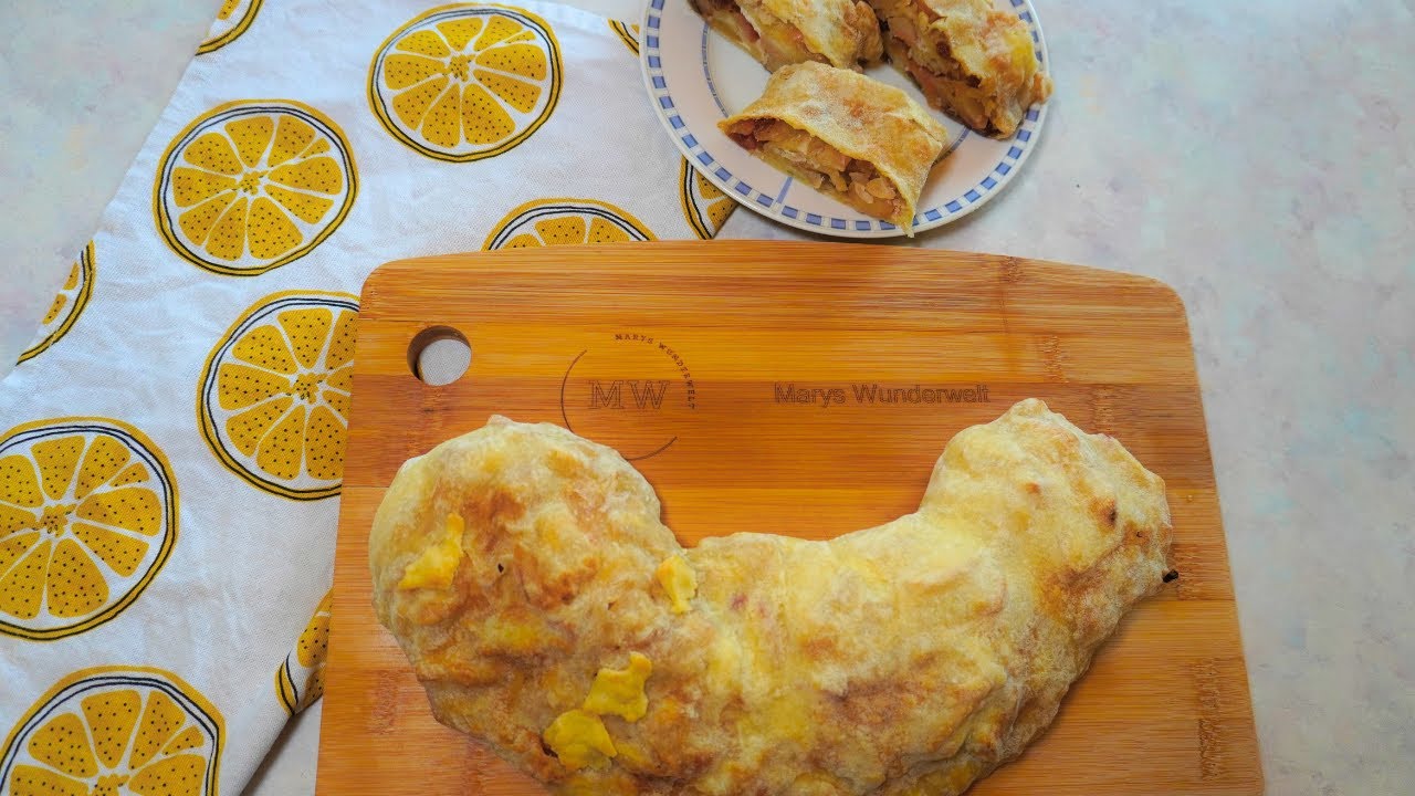 Apfelstrudel wie im Kaffeehaus: Knusprig, hauchd&uuml;nn & unfassbar saftig!