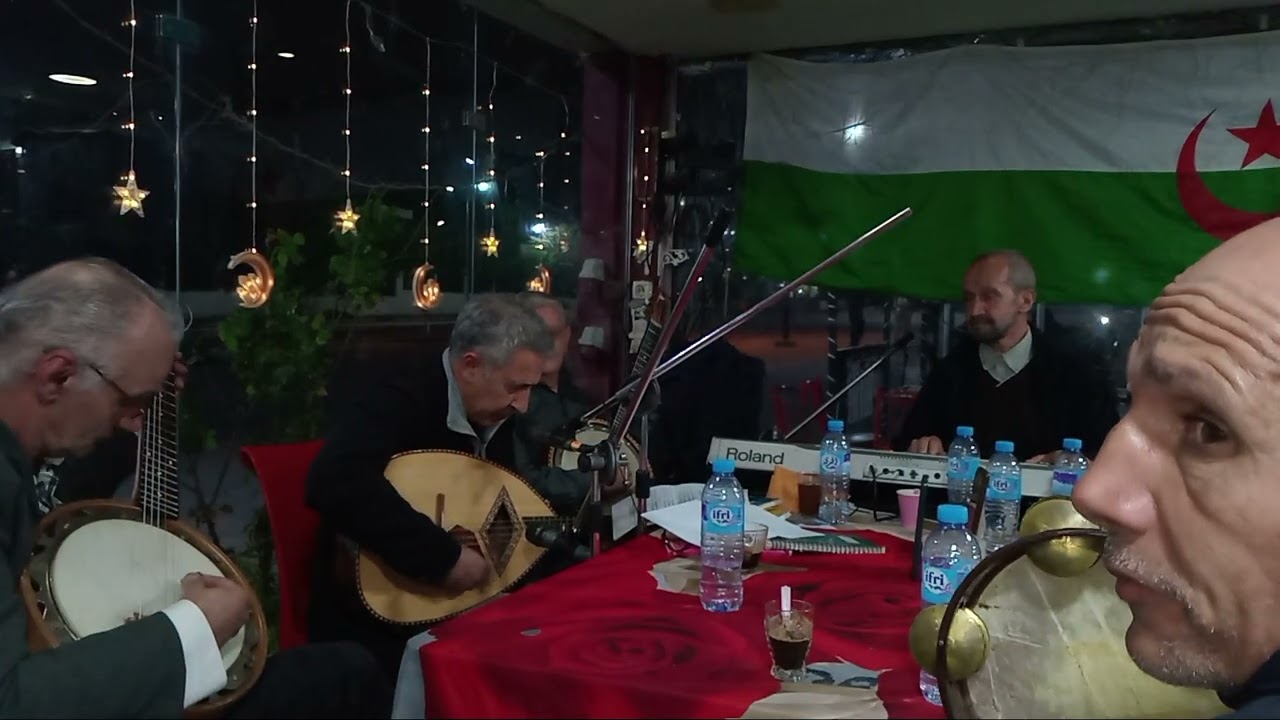 الشيخ العنقاوي صلاح قسوم في مقهى مسك الليل