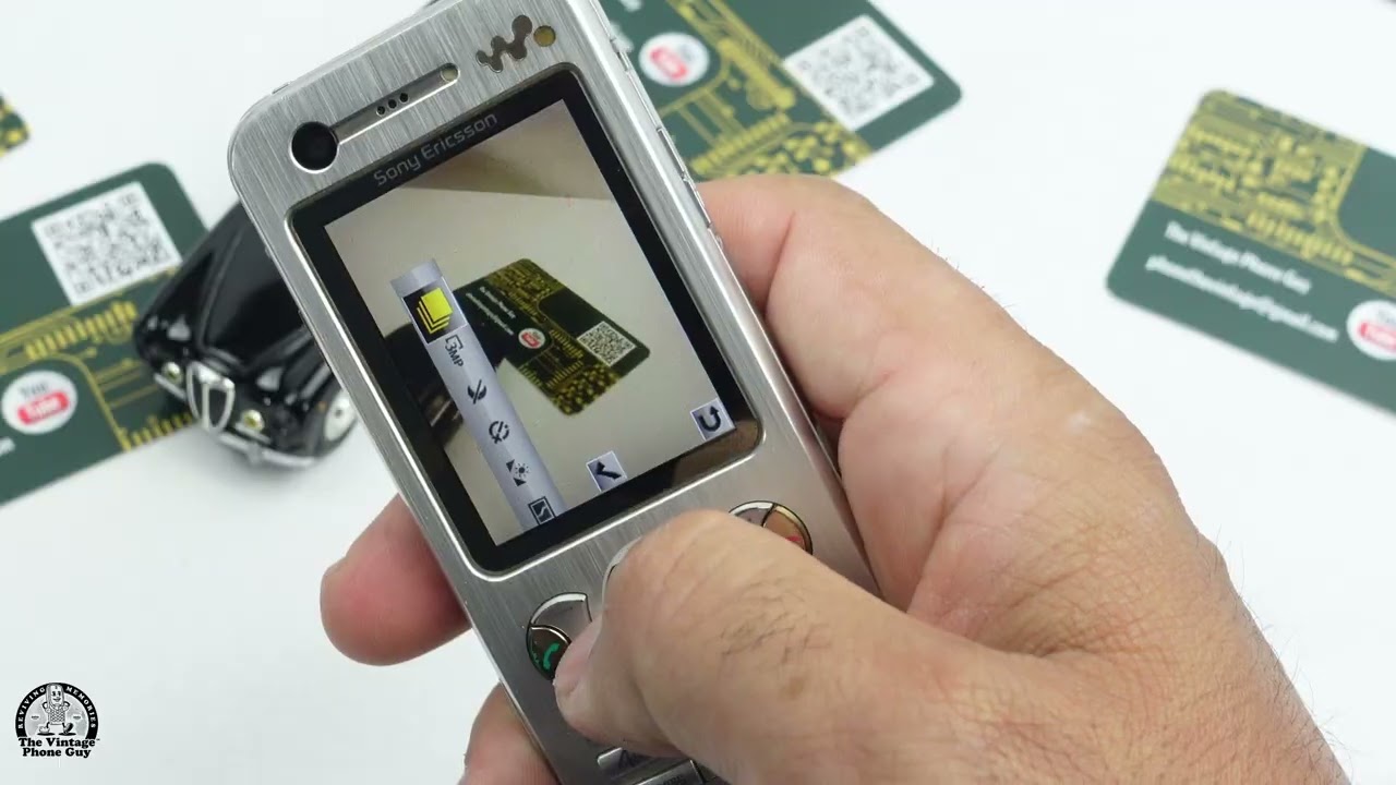 Обзор Sony Ericsson W890i, тонкого классического плеера Walkman.