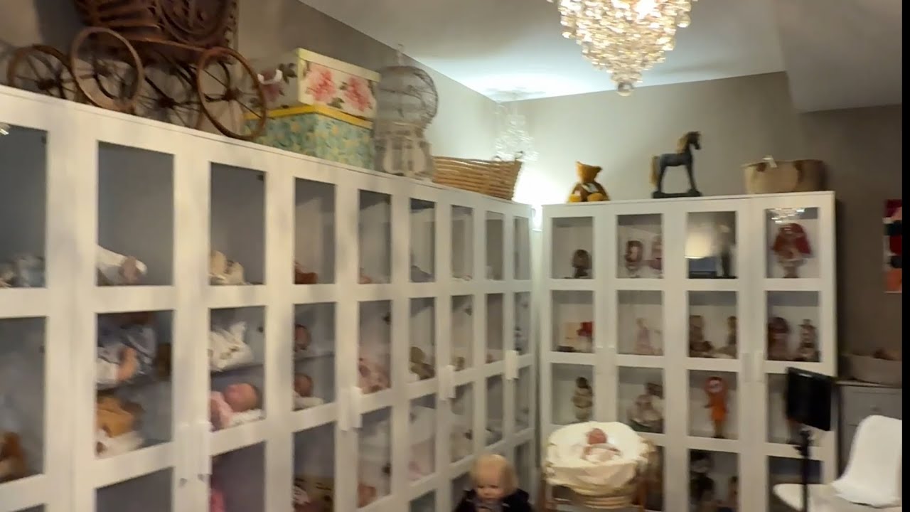 Updated doll room “tour” and current collection!