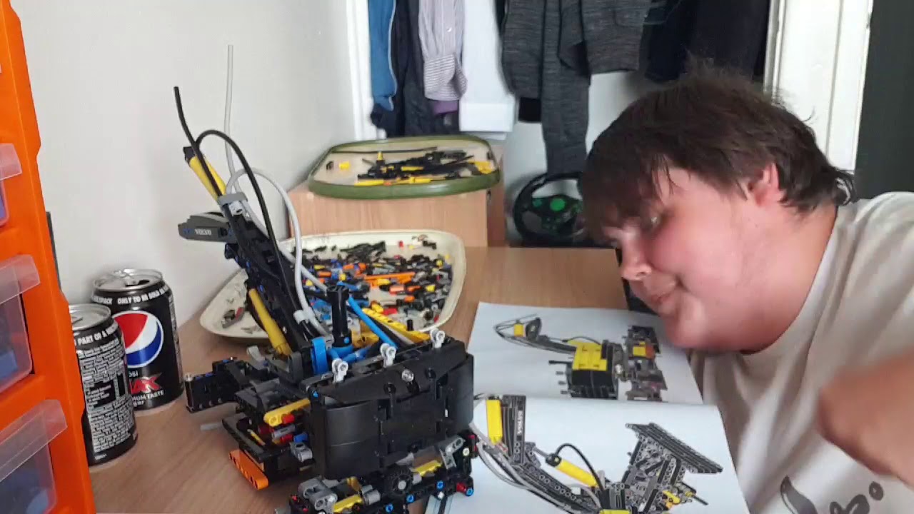 Building lego technic 42053 VOLVO EW160E EXCAVATOR!!! (Next vid is review)