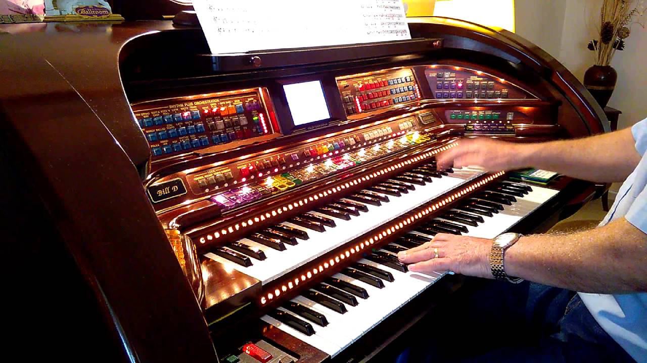 Wunderbar Viennese Waltz Medley on Lowrey Stardust Organ