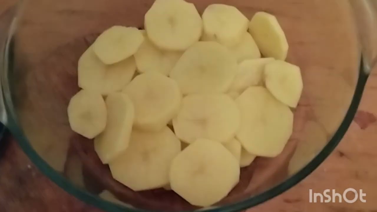 Отдохните от моего хозяйства🤣. Опять зима и вкусный ужин- рыба, запеченная с картофелем и сыром. 