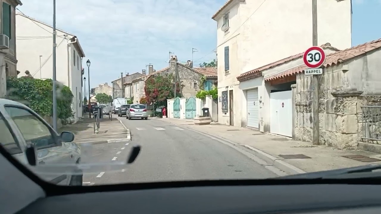 FONTVIEILLE VISITE INTÉGRALE DU CENTRE-VILLE + ROUTE MOULIN