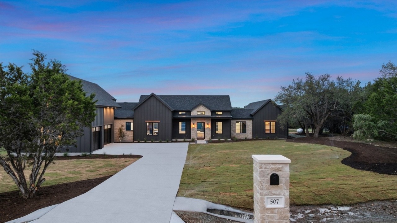 INSIDE A MODERN LUXURY FARMHOUSE ON 1.56 ACRES IN TEXAS FOR ONLY $1.5M