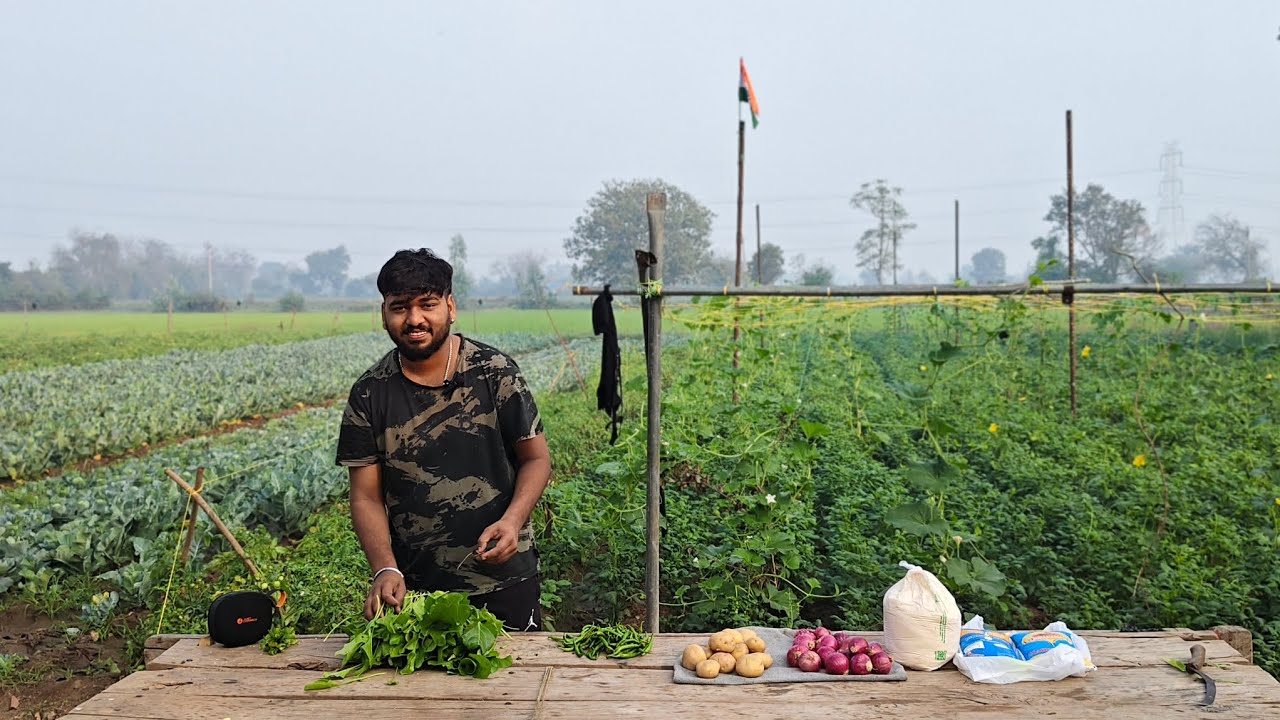 Devataj village making pakoda ( દેવાતજ ગામ માં ખેતર ના ભજીયા 😋#village #food #cooking 