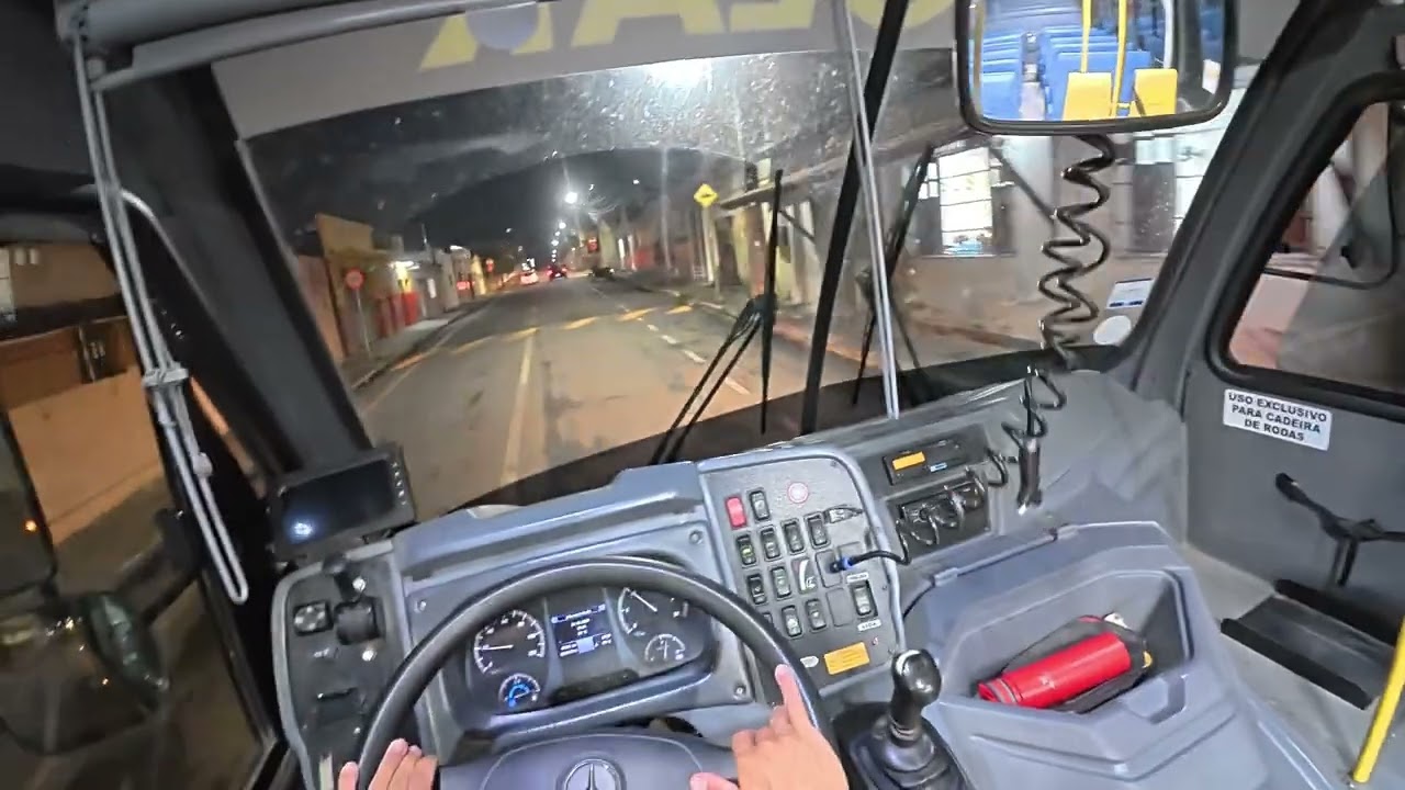 MERCEDINHA NO TRÂNSITO: Uma noite na Vida de um Motorista Universitário.