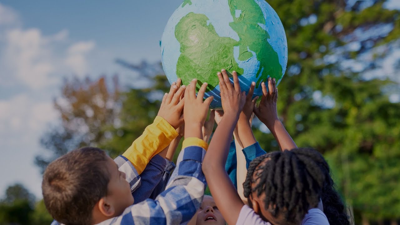 Somos niños, de la mano del Señor