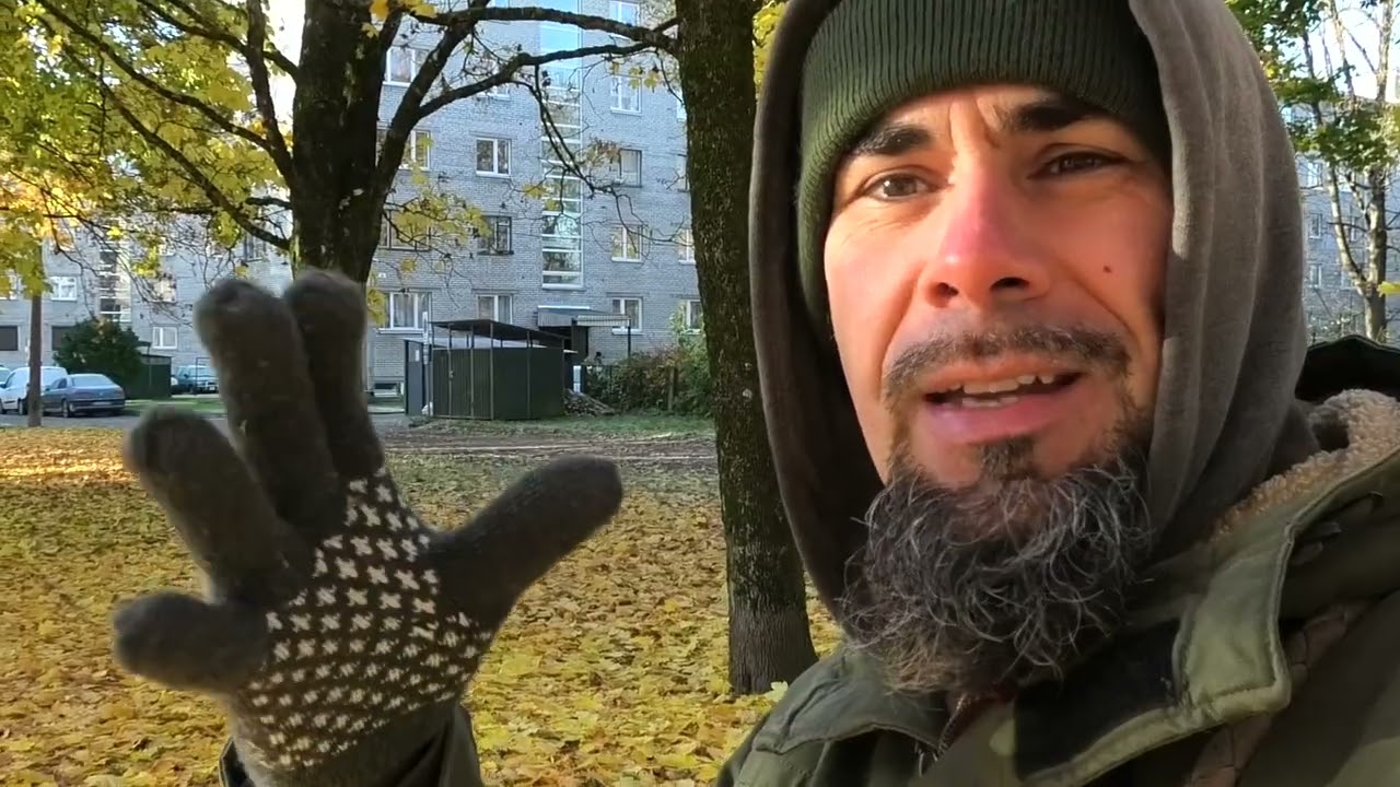Herbstliches Narva. Auf Gassirunde mit Rufus am Sonntag, den 19. Oktober 2025. Estland im Baltikum