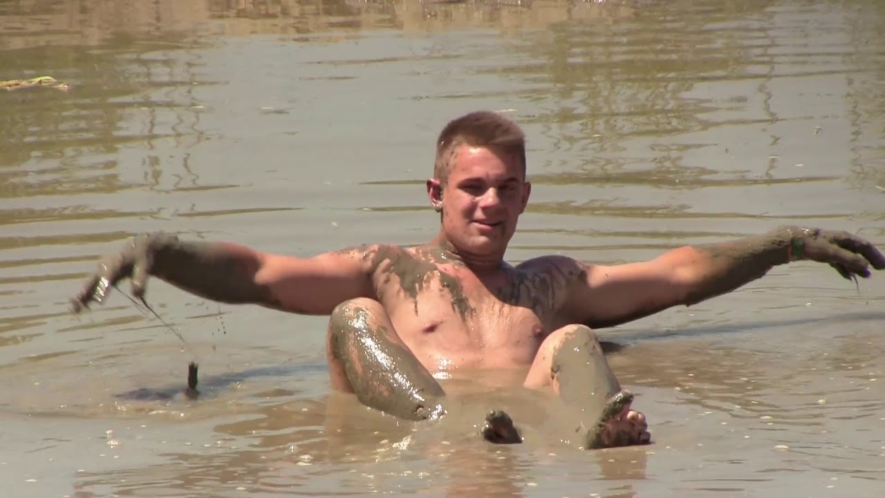 Somogybabod 2019 - Two lads in the official mudpit