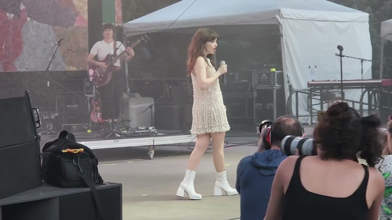 Lauren Mayberry 