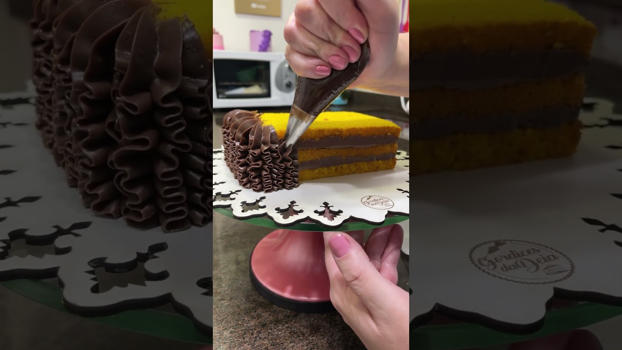 O bico de confeitar agrega muito valor ao bolo n&eacute;?! 😍