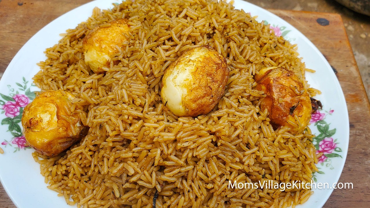 How to Prepare Egg Pilau (Rice and Eggs) Ugandan Food - Mom's Village Kitchen