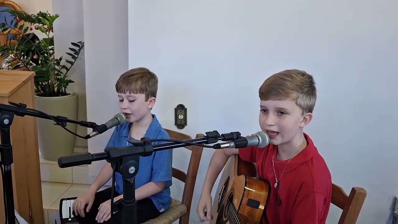 Pedro Antonio e Vitor Leonardo Capela São Miguel. Rio Milanês - Rio dos Cedros SC