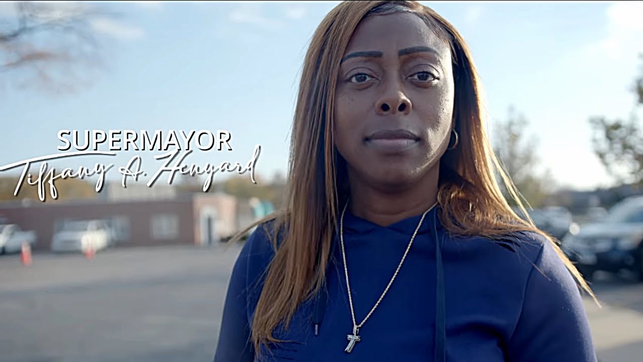 Super Mayor’s Bizarre New Video—Does She Even Stand a Chance?!
