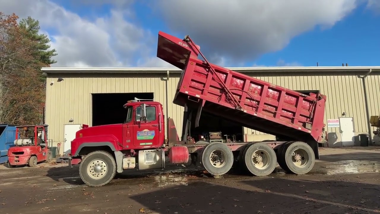 2003 MACK RD688S For Sale