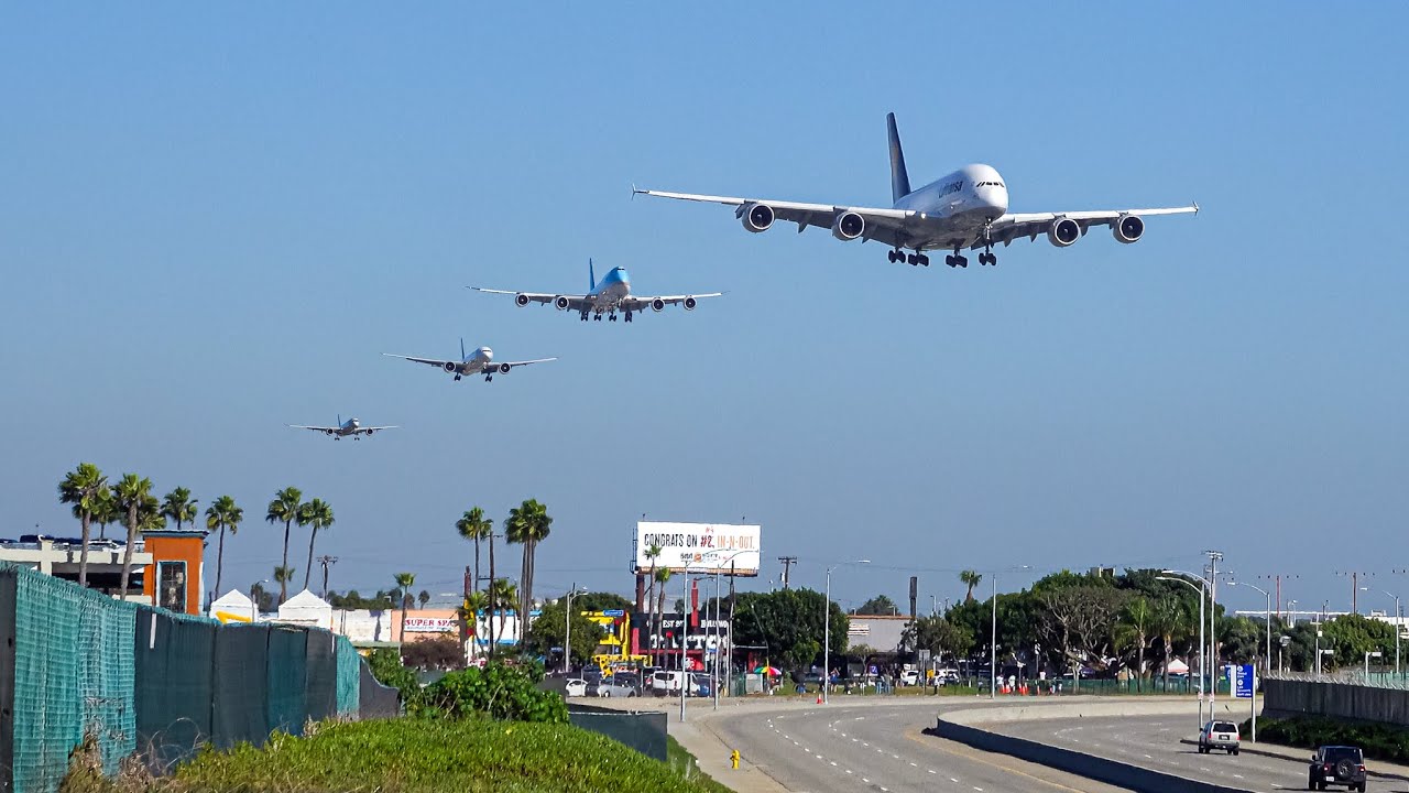 🇺🇸 LOS ANGELES LAX Airport Plane Spotting + Aircraft & Flight Route Information Subtitles  !