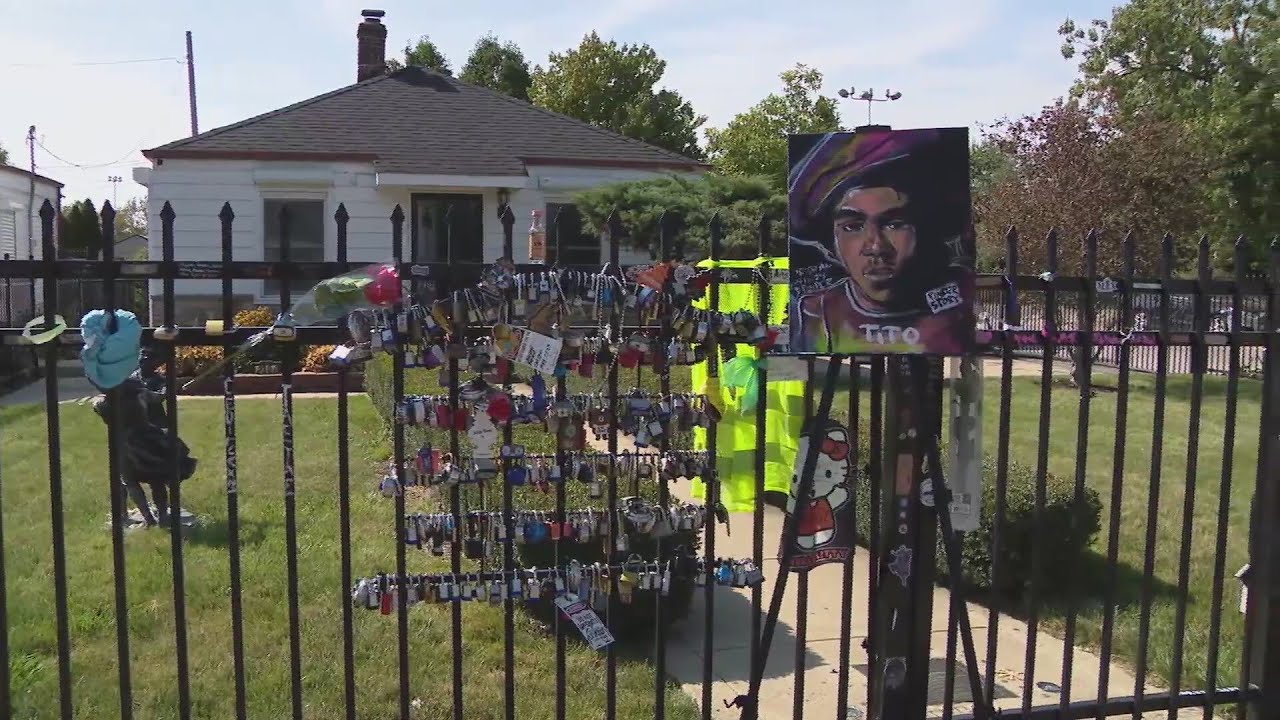 Fans in Gary, Indiana celebrate Tito Jackson's life, legacy with heartfelt tributes
