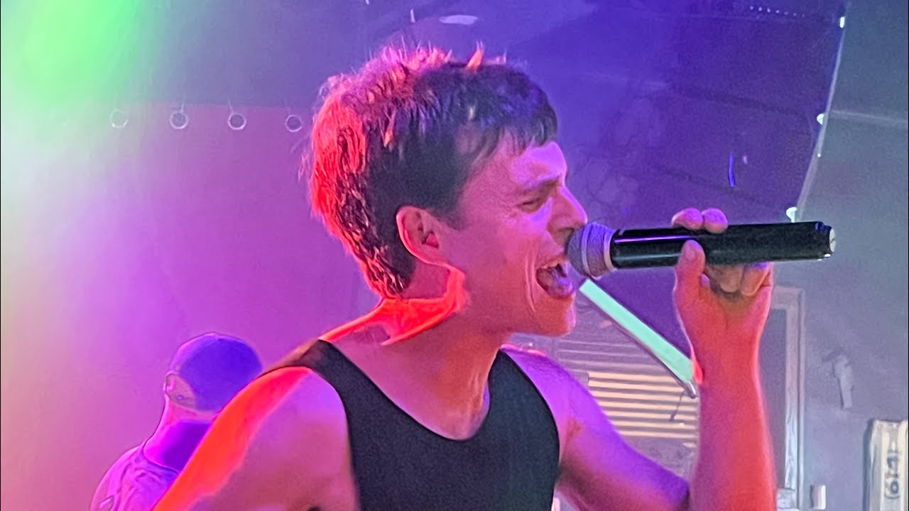 Burn Kit Perform “Waver” At Ace Of Cups