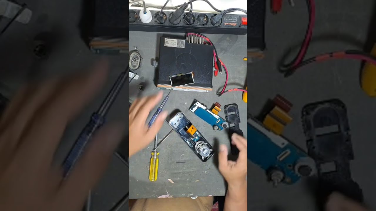 Live Perbaikan Radio RIG Motorola XIR M8668i kerusakan layar pecah Step-by-Step sampai berhasil 