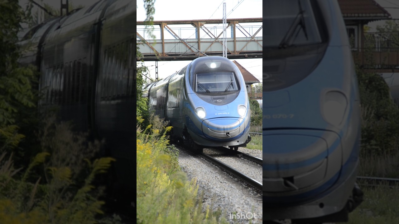 ED250 - 010 jako EIP 6104 mija Wrocław Broch&oacute;w