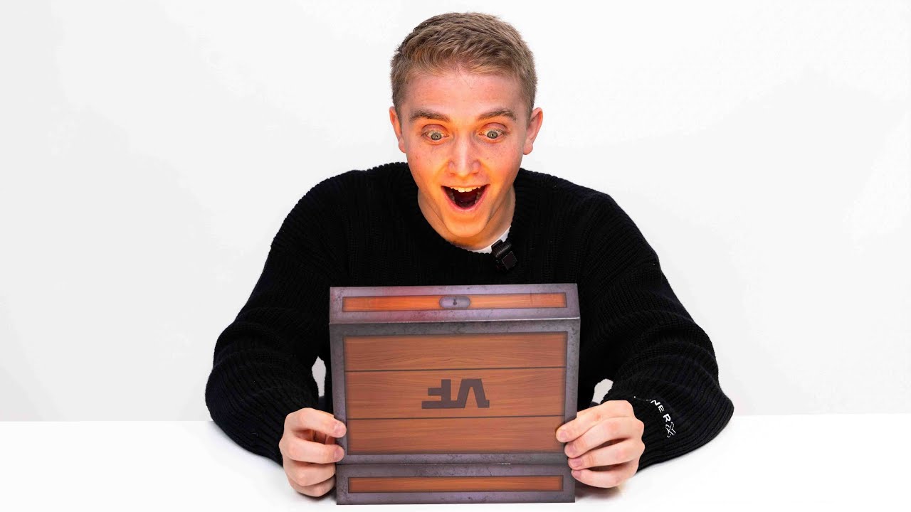 Unboxing the First VeeFriends Treasure Chest!