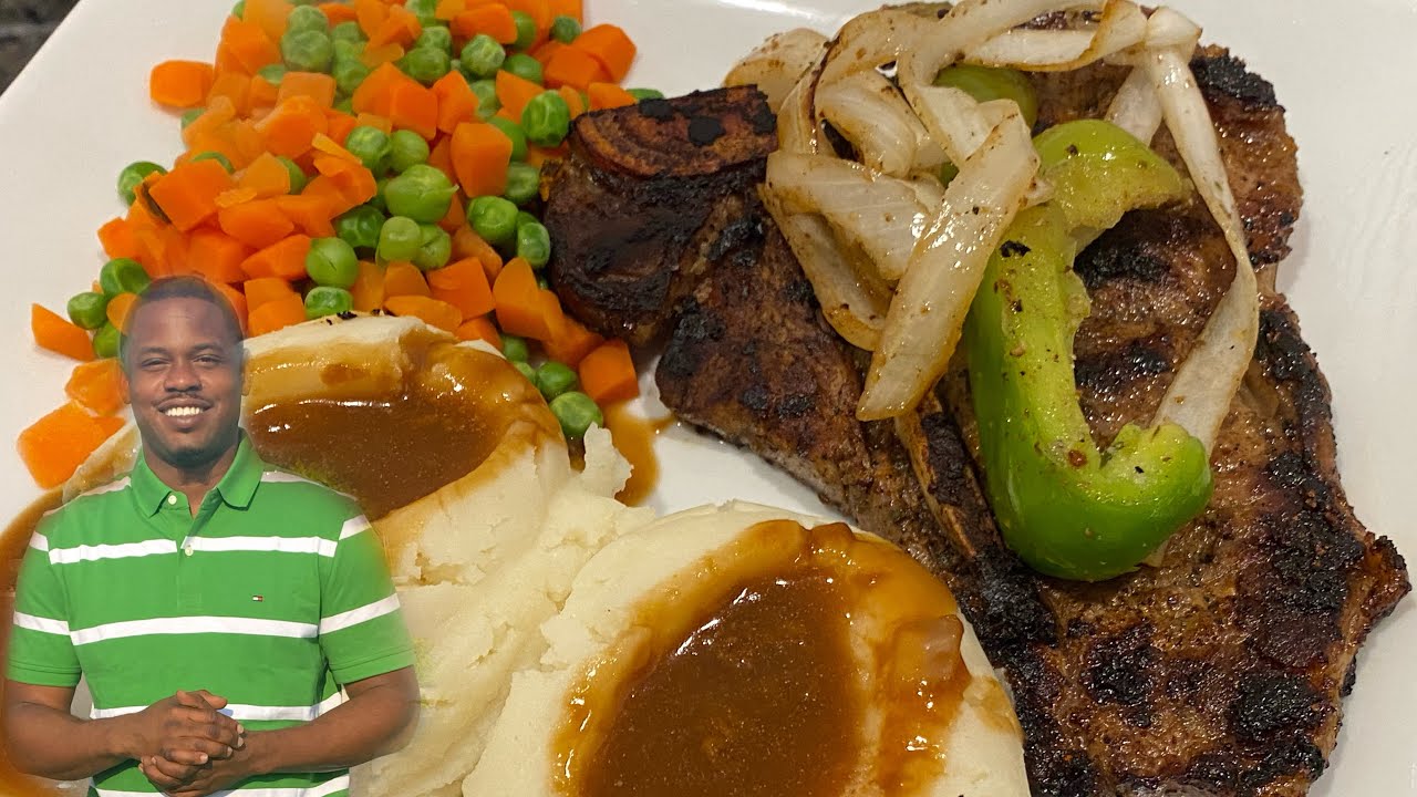 COOKING WITH WOOD🪵: MASHED POTATOES 🥔, GRAVY, CARROTS 🥕 SWEET PEAS, CHICKEN & T BONE STEAK 🥩