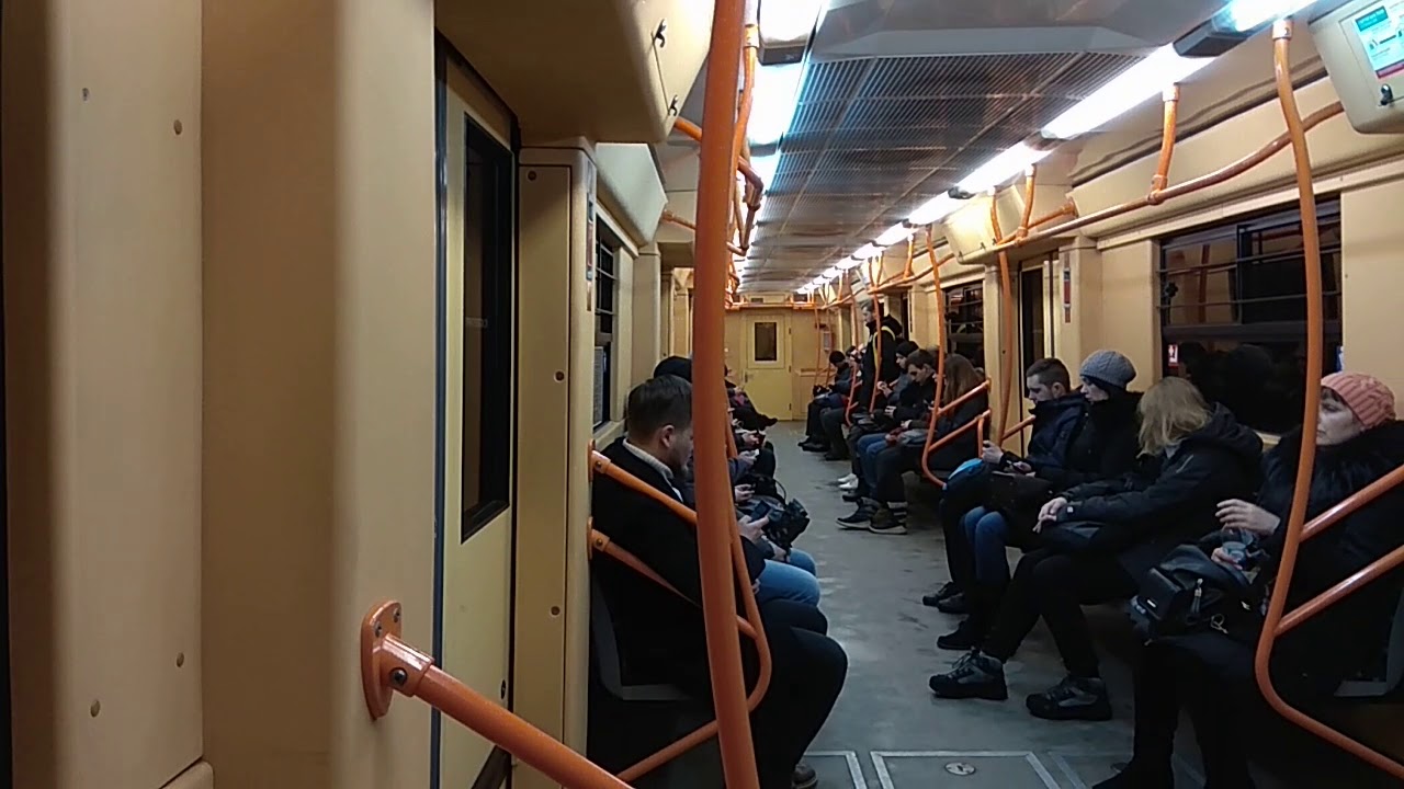 81-7037 #37003 в составе поезда 36002-36001, перегон ст.Героев Труда-ст.Исторический Музей, Харьков.