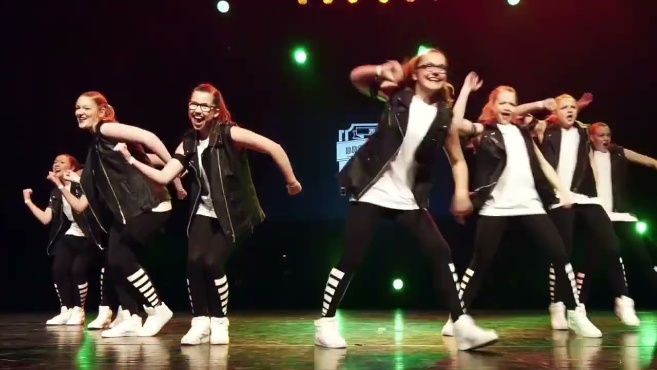 URBAN DANCE PERFORMANCE GROUP 2022-2023