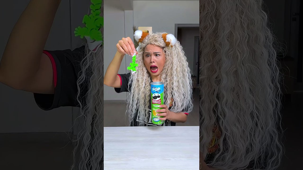 Snack Attack: The Pringles Monster Returns! 😂🦎
