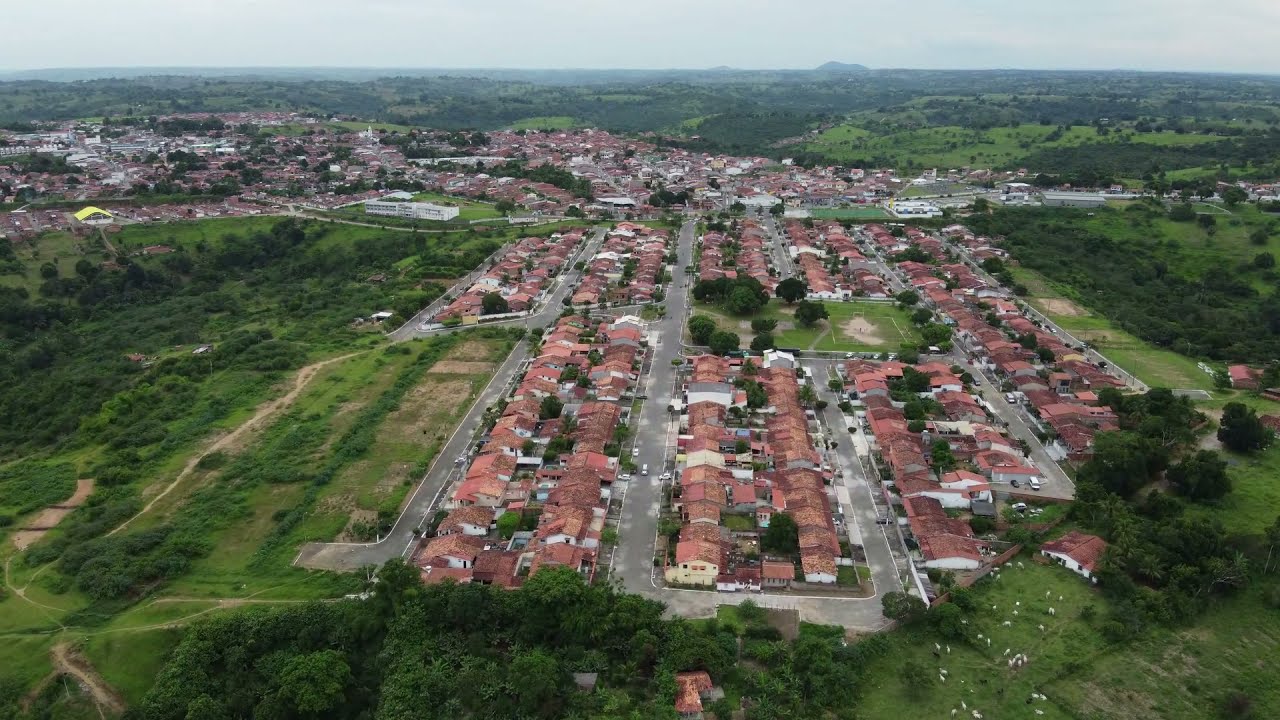 Sobrevoando com o Drone DJI Mini 2 a cidade de Muritiba - Ba.