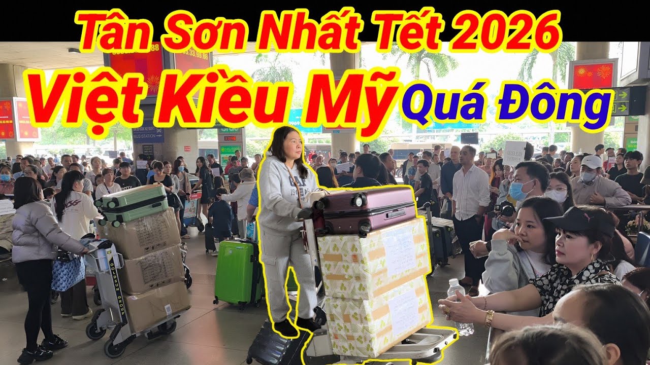 Nhộn Nhịp Việt Kiều Về Tết 2026 Nhiều Thùng Quà ở Sân Bay Tân Sơn Nhất tặng người thân