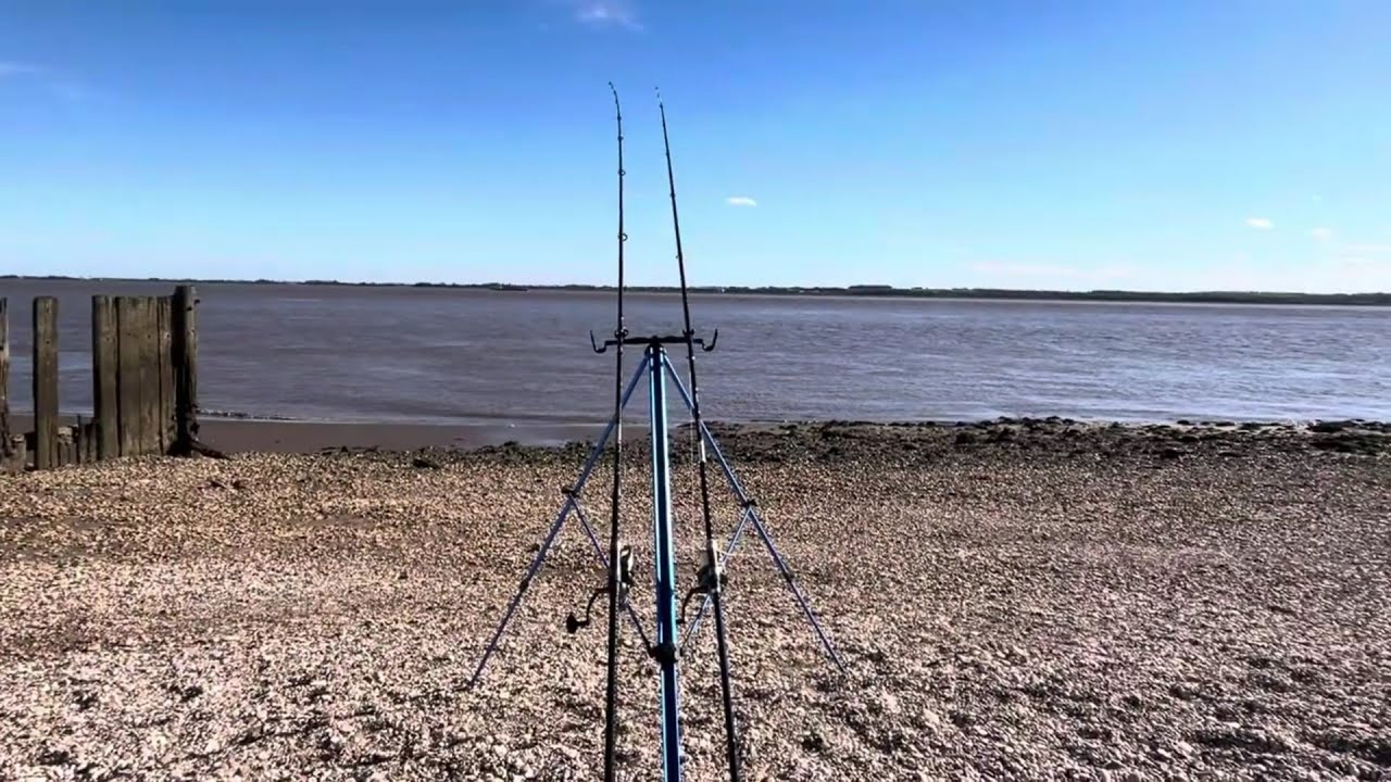 Sea Fishing UK. Glenn & Liza fishing on  Hessle Foreshore