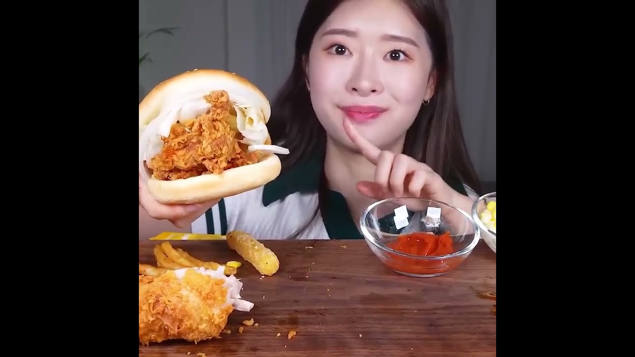 Burgers 🍔 & Fried Chicken 🍗 With fries & Nuggets | Mukbang Asmr
