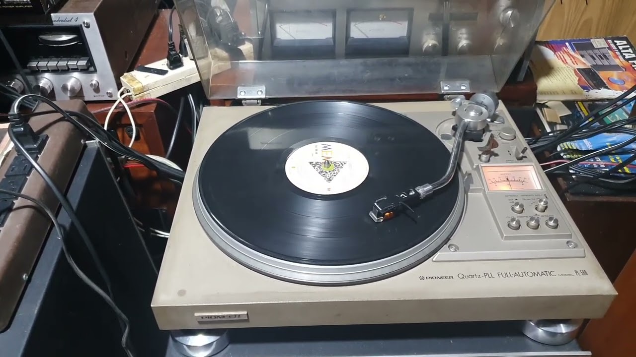 TOP PIONEER PL 560 QUARTZ / VUMETER PITCH ANALOG PURE SOUND MADE IN JAPAN ! 