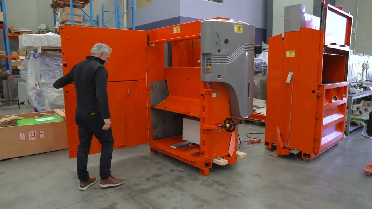 ORWAK 3325 BALE PRESS - Set up in 60 Seconds