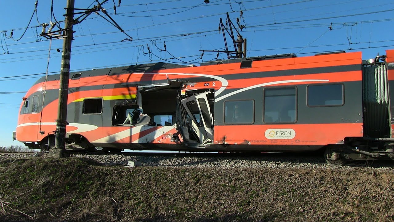 Крушение дизель-поезда Штадлер 2428 с грузовиком / Stadler DMU 2428 collision with a truck