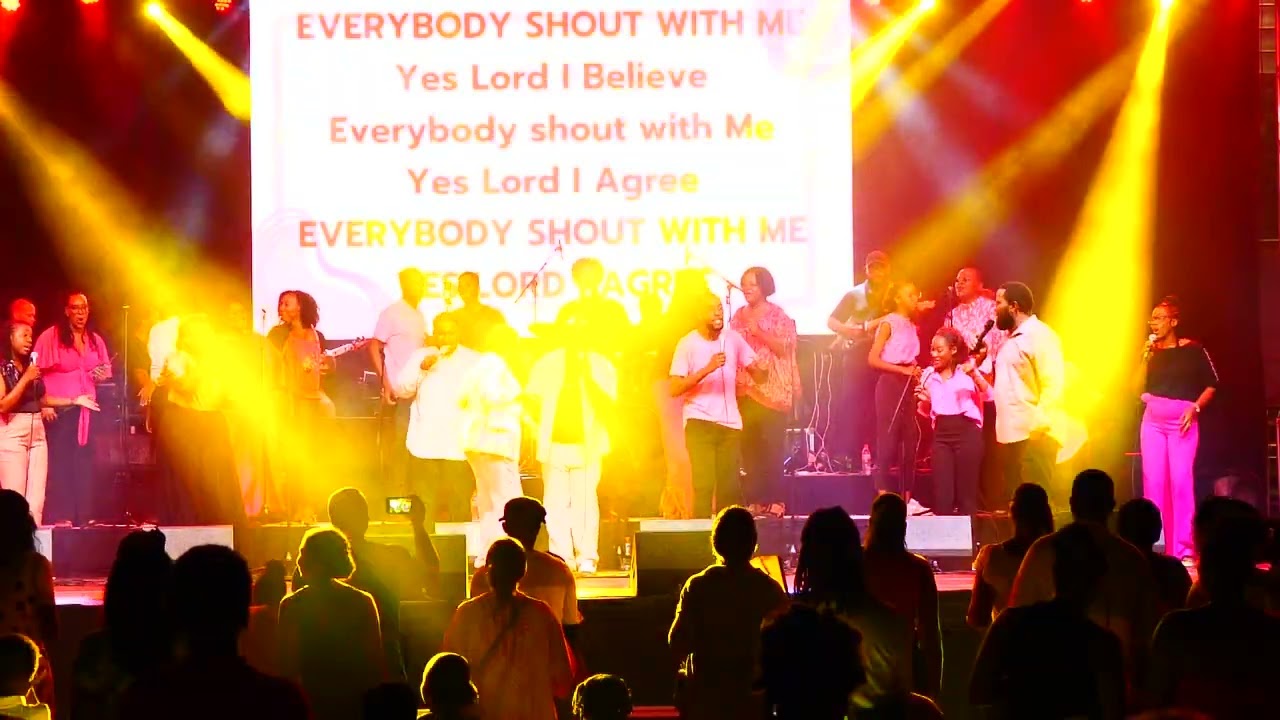 Seigneur Jesus j'ai Besoin de toi by  Gospel Celebration Singers 971