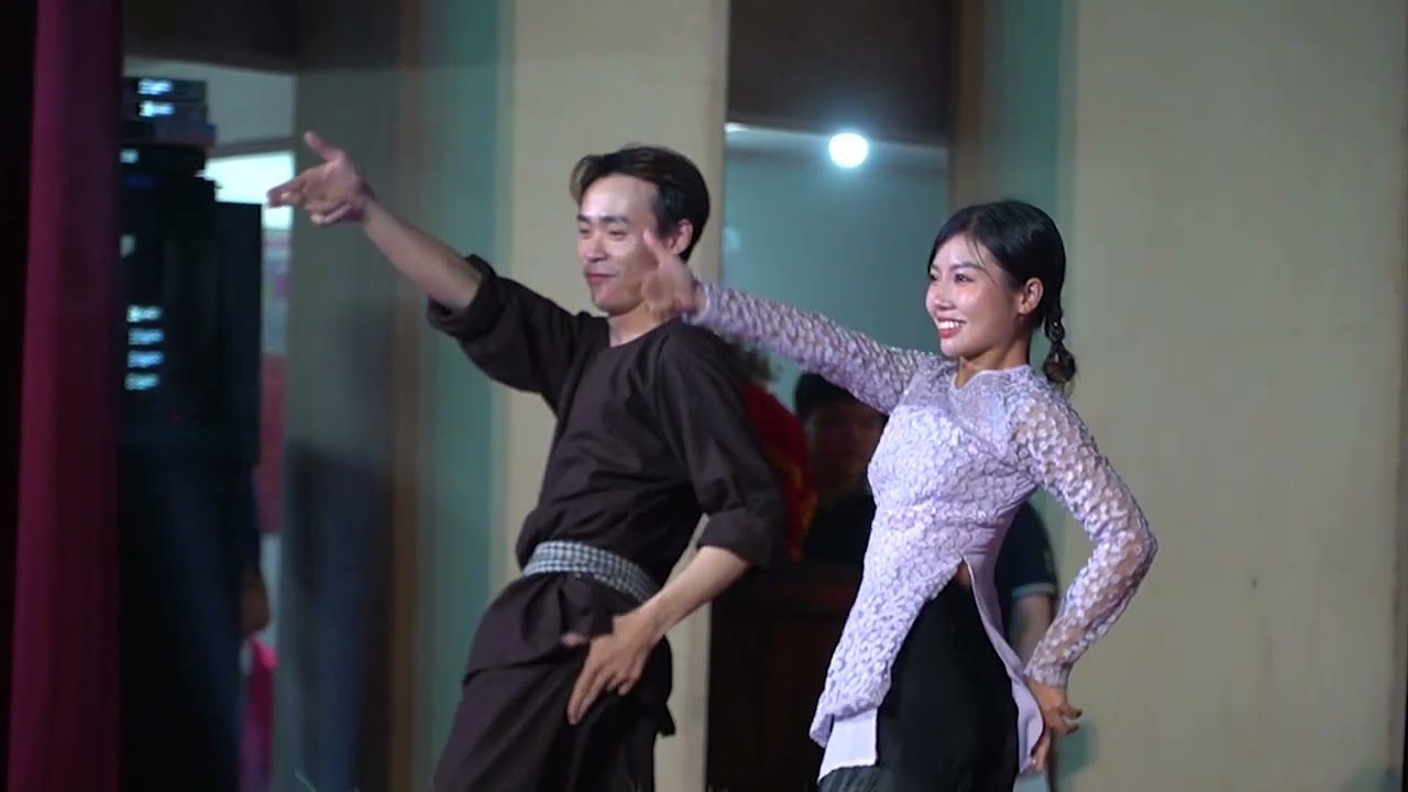Thiệp hồng - Lê Hoàng Nghi - Trường Cao đẳng Văn hóa Nghệ thuật Cần Thơ