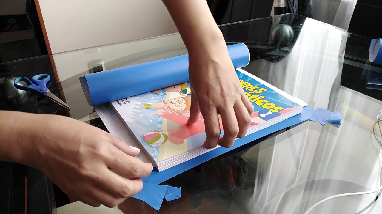 Como forrar un libro con contac