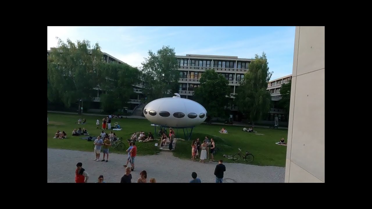 Bachata Social Dancing at Pinakotheken in Spring - Munich, Germany