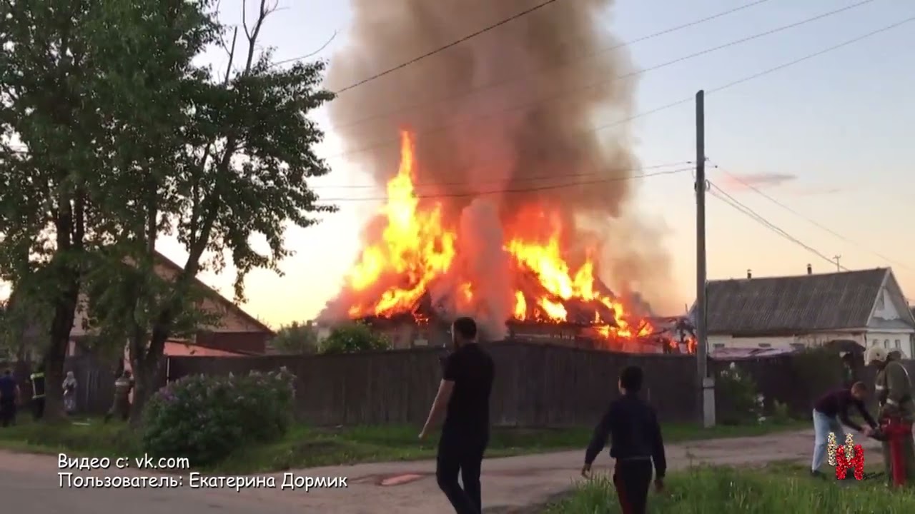 Пожар на улице Свердлова. Вспыхнул дом в частном секторе.